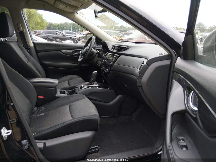 2017 NISSAN ROGUE auction photo 5