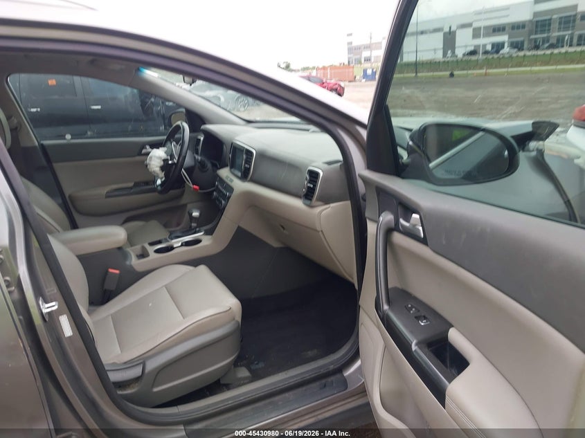 VIN KNDPN3AC1H7234726 2017 KIA SPORTAGE EX