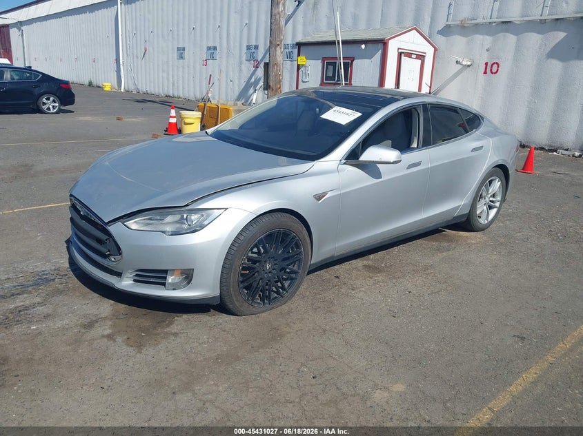 2013 Tesla Model S 5YJSA1CN1DFP26170 photo 1