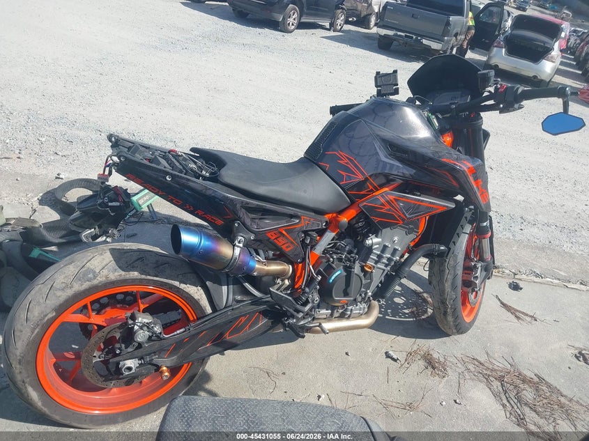 2023 Ktm 890 Duke R VIN: VBKTU9400PM849014 Lot: 45431055