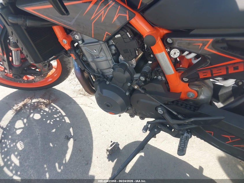 2023 Ktm 890 Duke R VIN: VBKTU9400PM849014 Lot: 45431055
