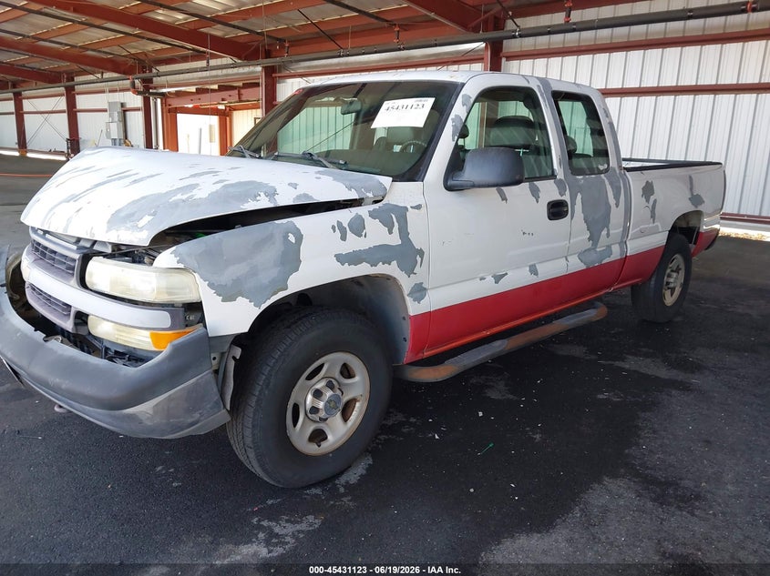 2002 Chevrolet Silverado 1500 2GCEK19T821288103 photo 1