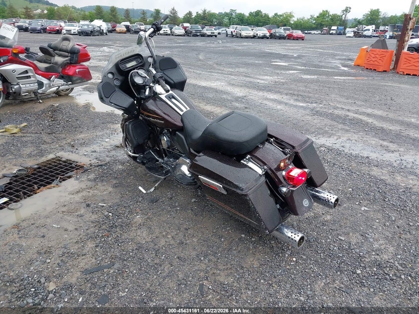 2011 HARLEY-DAVIDSON ROAD GLIDE SPORT_BIKE 2