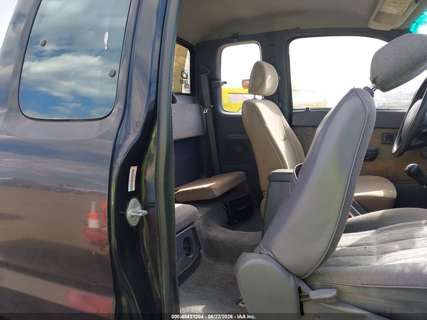 AtlanticExpress - Toyota Tacoma