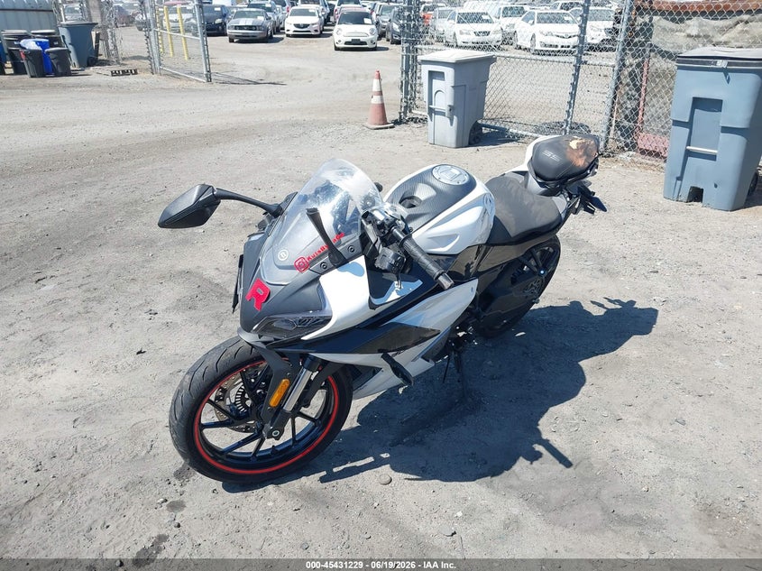 VIN: LCEPDPL7XS6001936 2025 CF MOTO 300SS