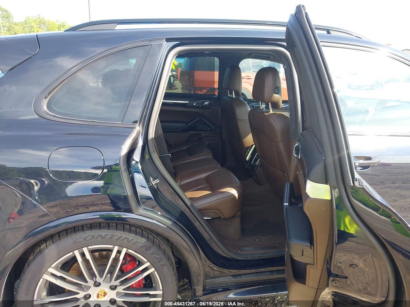 2017 PORSCHE CAYENNE auction photo 8