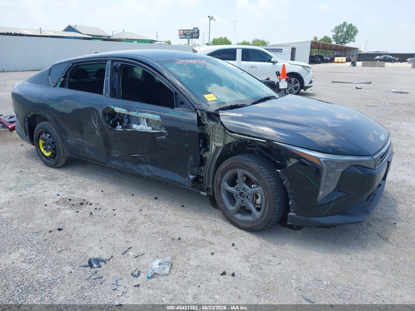 Vin: 3kpft4dexse111146, lot: 45929453, kia k4 lxs 2025 img_1