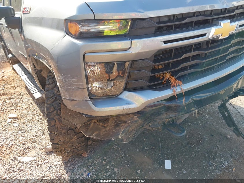 2024 CHEVROLET SILVERADO 2500HD auction photo 6