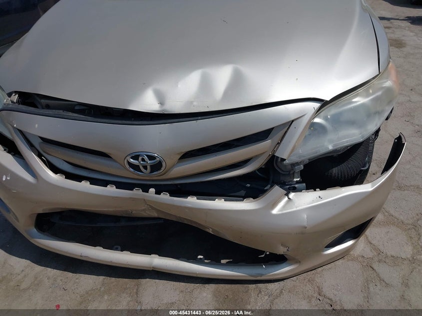 2013 TOYOTA COROLLA auction photo 6