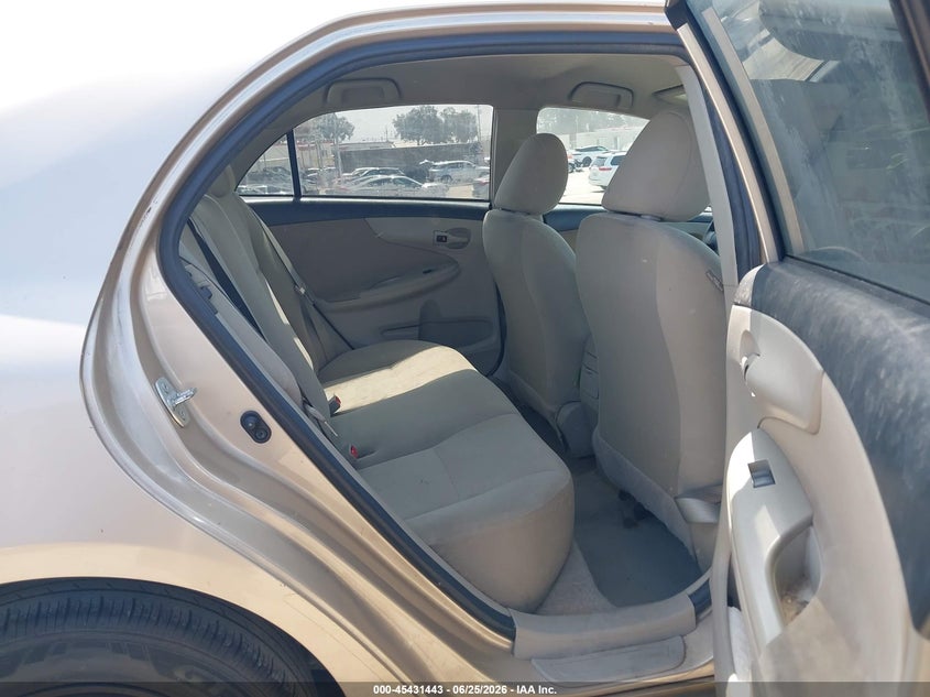 2013 TOYOTA COROLLA auction photo 8