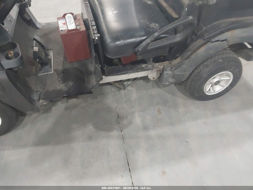 2000 CLUB CAR PRECEDENT I2 ELECTRI auction photo 6