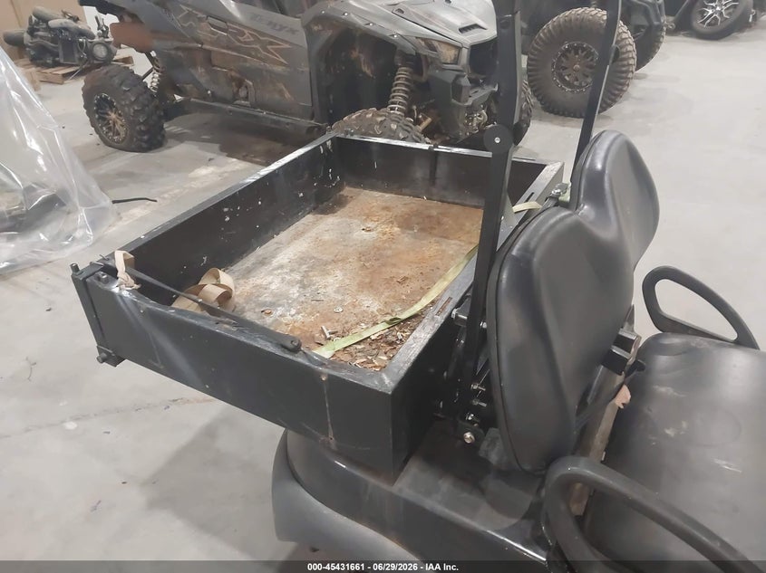 2000 CLUB CAR PRECEDENT I2 ELECTRI auction photo 8