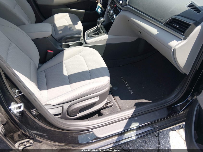 AtlanticExpress - Hyundai Elantra