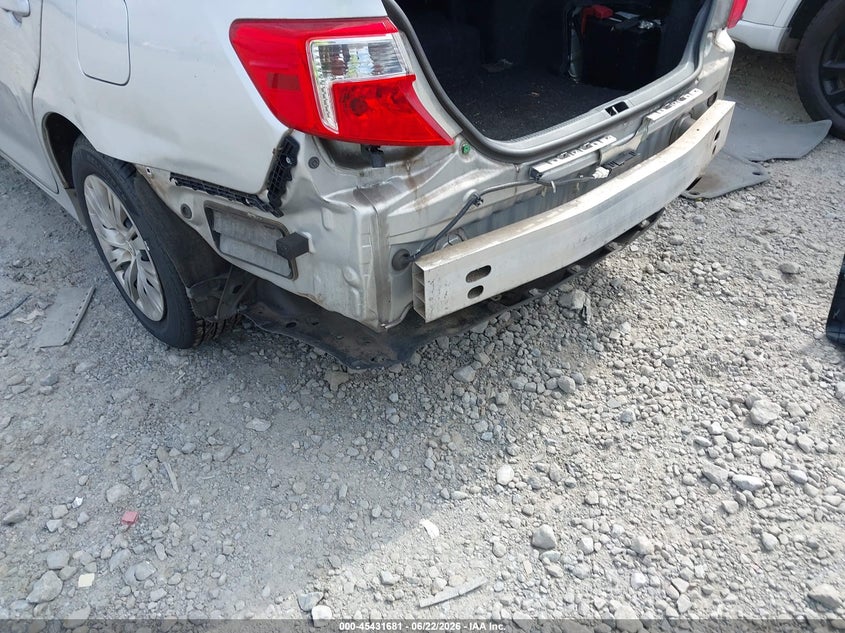 2014 TOYOTA CAMRY HYBRID auction photo 6