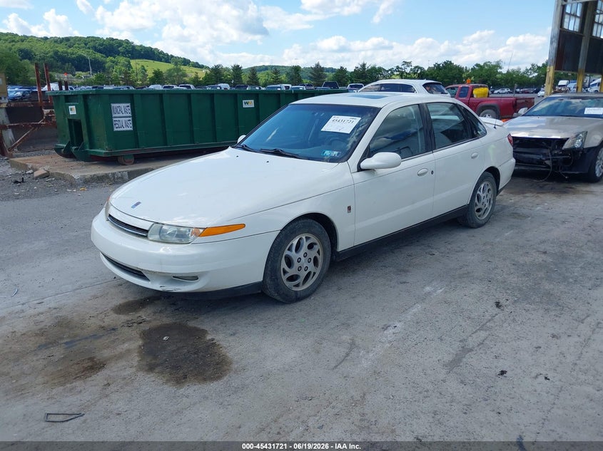 2002 Saturn LW, Normal Wear & Tear, IAAI, VIN 1G8JT54F42Y503522 — photo 2
