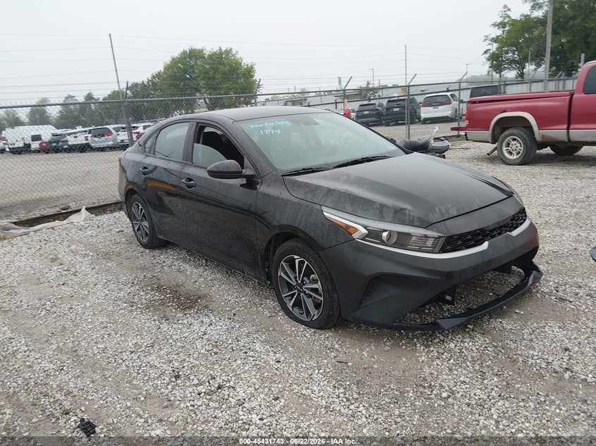 Vin: 3kpf24ad0pe582633, lot: 45929843, kia forte lxs 2023 img_1