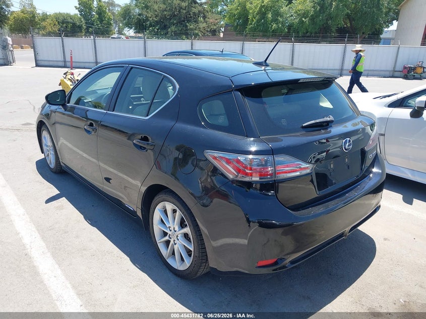 Vin: jthkd5bh3c2106852, lot: 45929882, lexus ct 200h premium 20123