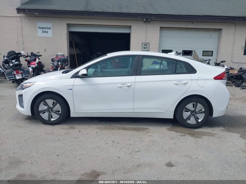 2020 HYUNDAI IONIQ HYBRID BLUE — Photo 14