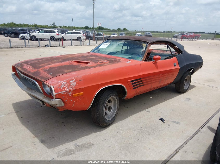 JS23H2B227098 1972 Dodge 2t photo 1