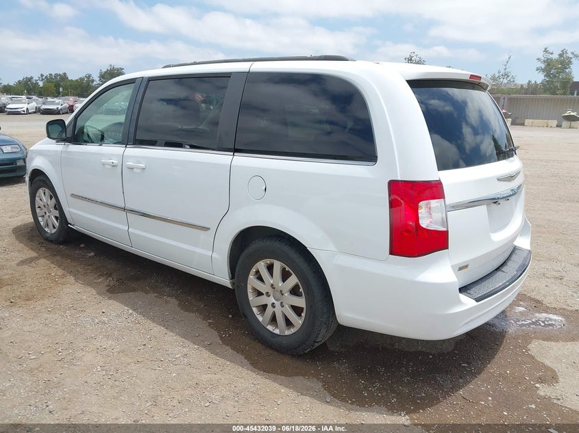 2014 CHRYSLER TOWN & COUNTRY auction photo 3