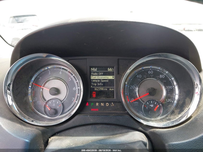 2014 CHRYSLER TOWN & COUNTRY auction photo 7