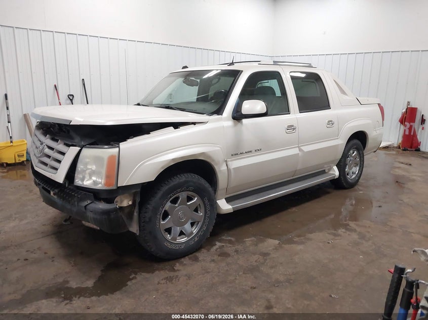 2005 CADILLAC ESCALADE EXT auction photo 2