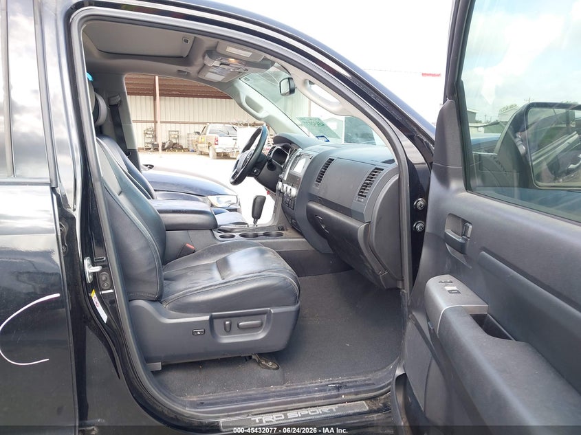 2020 TOYOTA SEQUOIA — zdjęcie 5