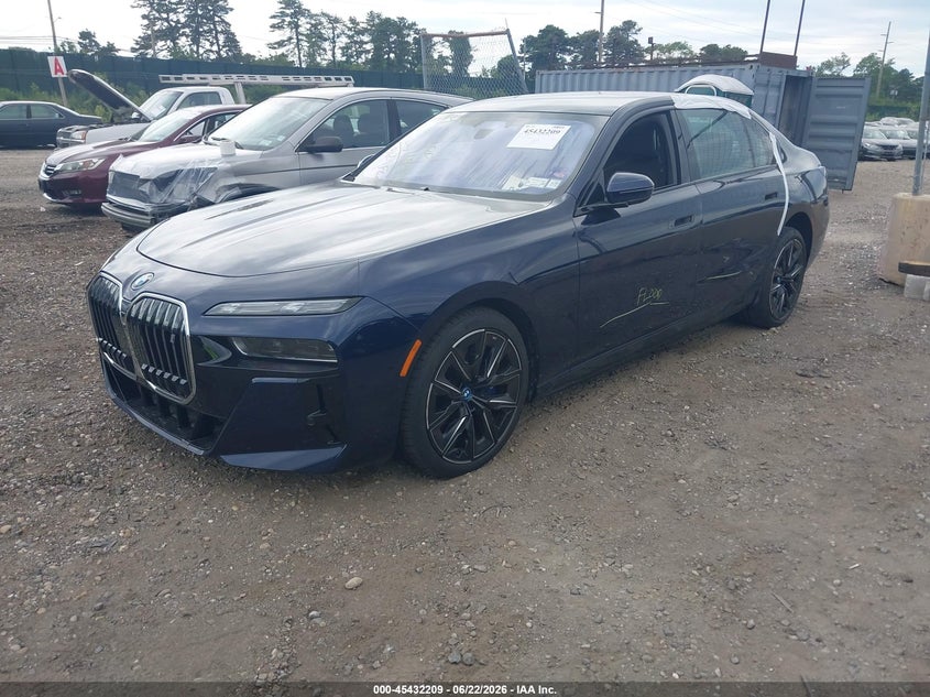 2023 BMW I7 auction photo 2