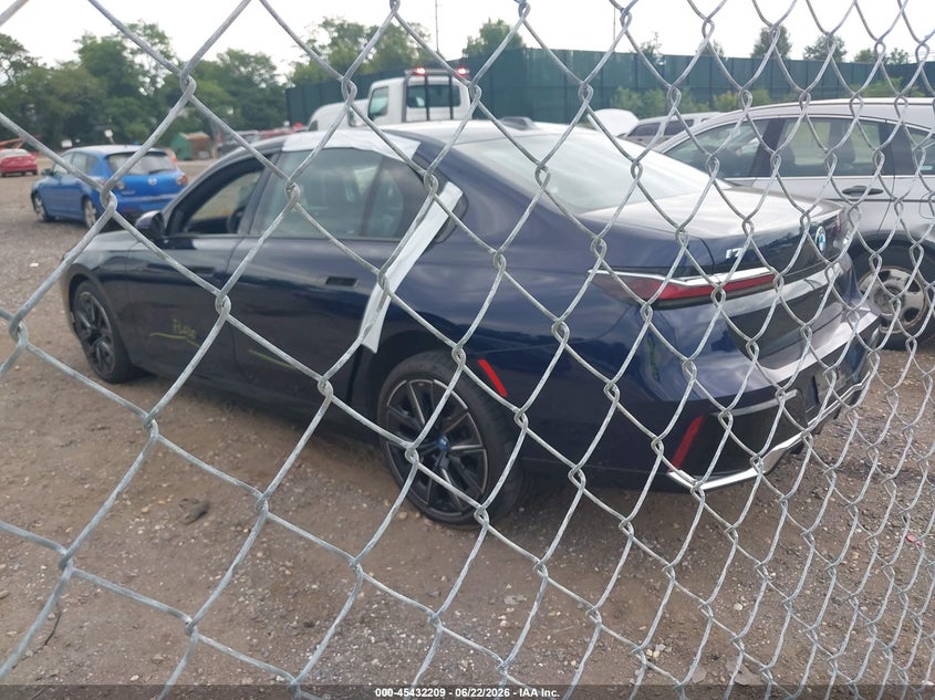 2023 BMW I7 auction photo 3