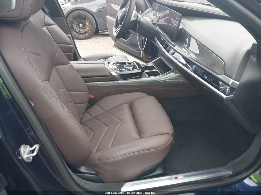 2023 BMW I7 auction photo 5