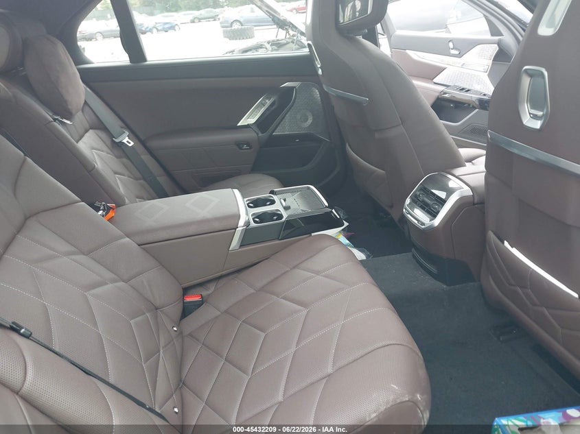 2023 BMW I7 auction photo 8