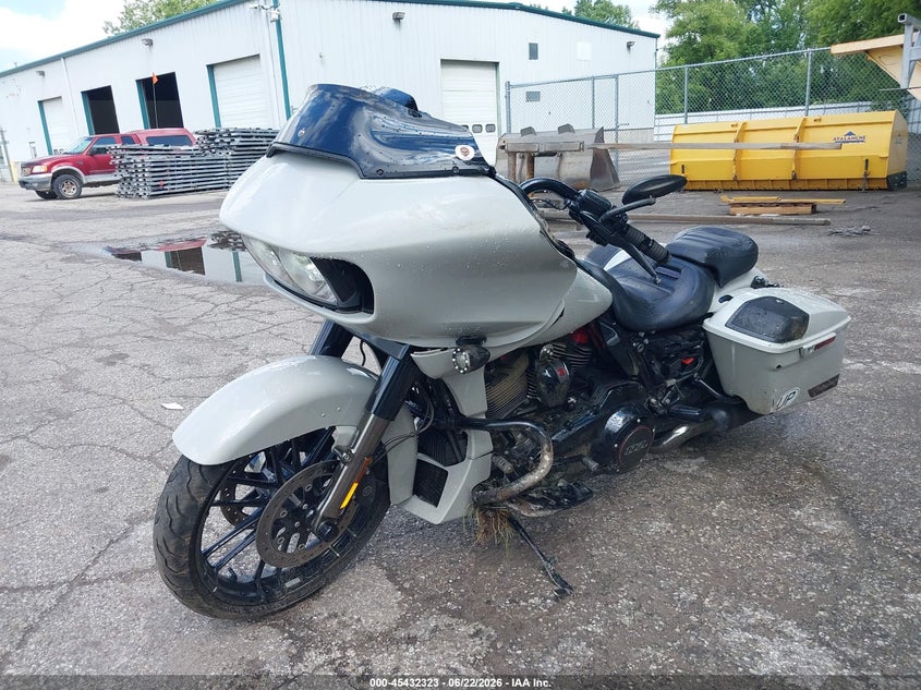 2020 HARLEY-DAVIDSON FLTRXSE auction photo 2