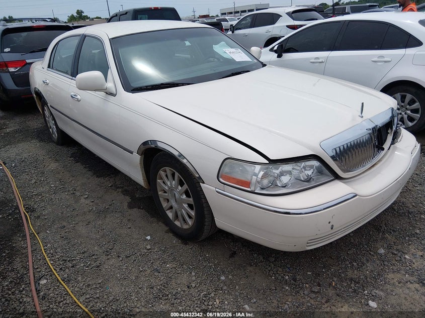 2007 LINCOLN TOWN CAR auction photo 1