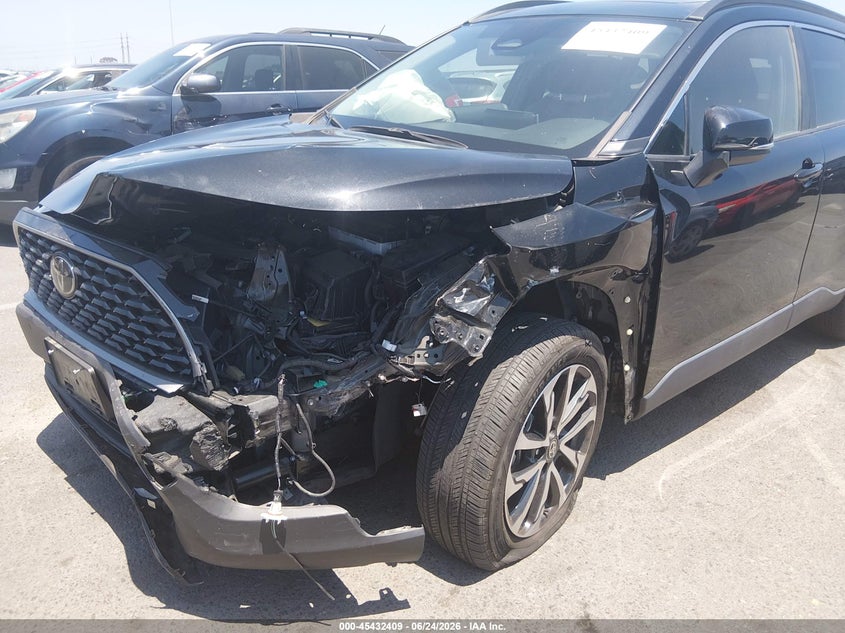 2024 Toyota Corolla Cross Xle VIN: 7MUDAAAG5RV075809 Lot: 45432409