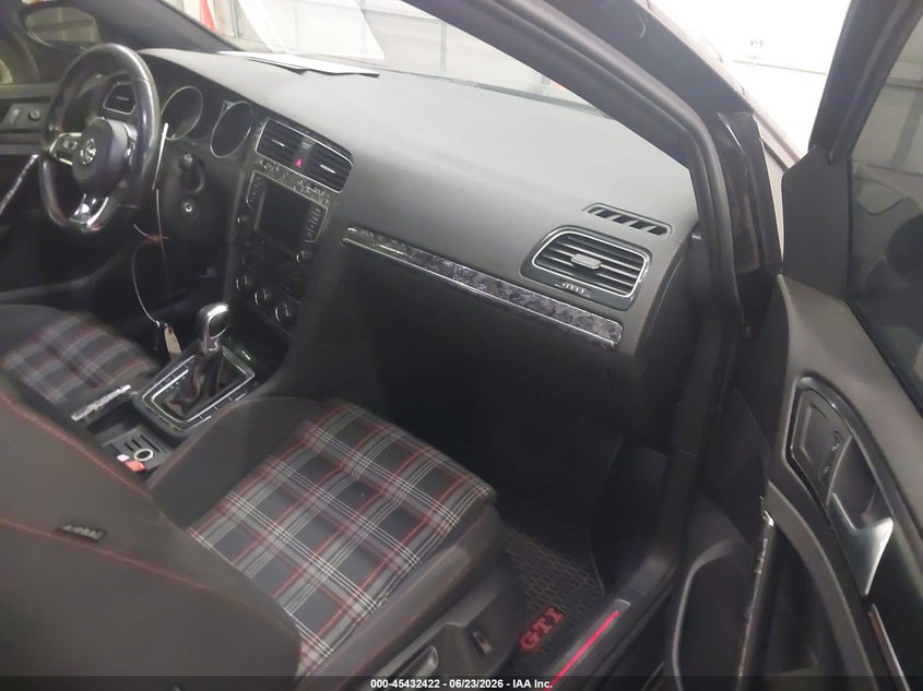 2017 VOLKSWAGEN GOLF GTI auction photo 5