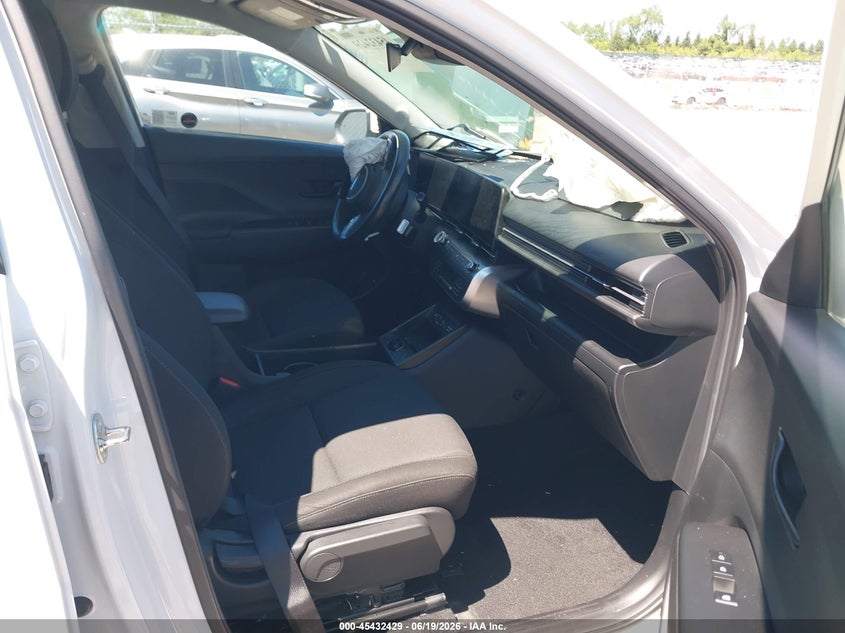 2024 HYUNDAI KONA auction photo 5