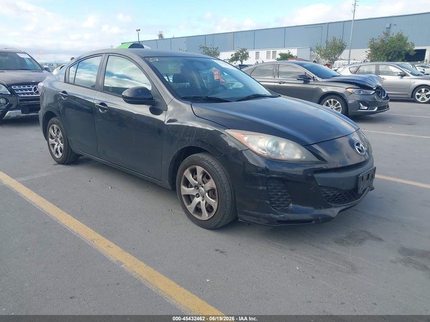 Vin: jm1bl1up7d1752792, lot: 45930562, mazda mazda3 i sport 2013 img_1
