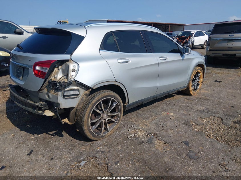 2016 MERCEDES-BENZ GLA 250 auction photo 4