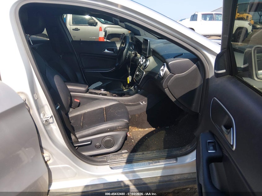 2016 MERCEDES-BENZ GLA 250 auction photo 5