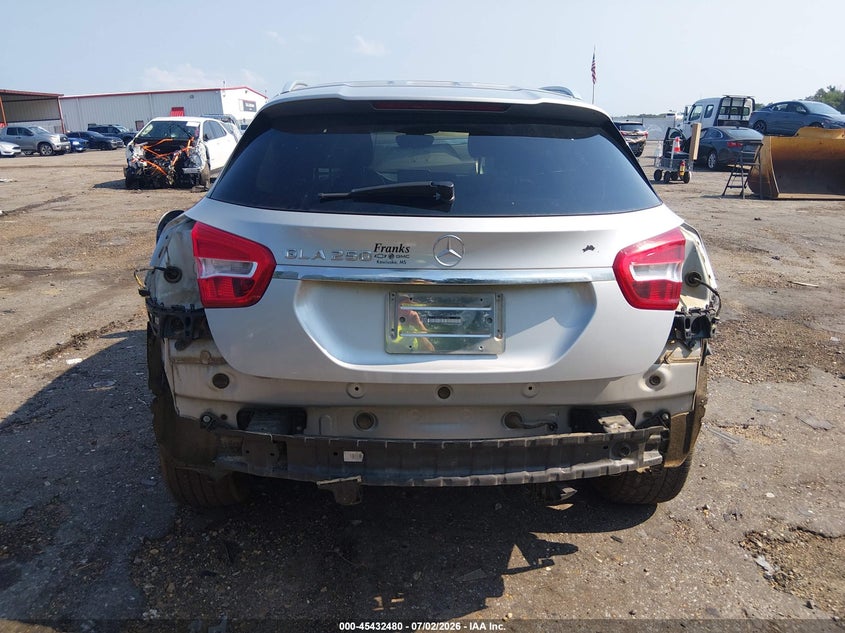 2016 MERCEDES-BENZ GLA 250 auction photo 6