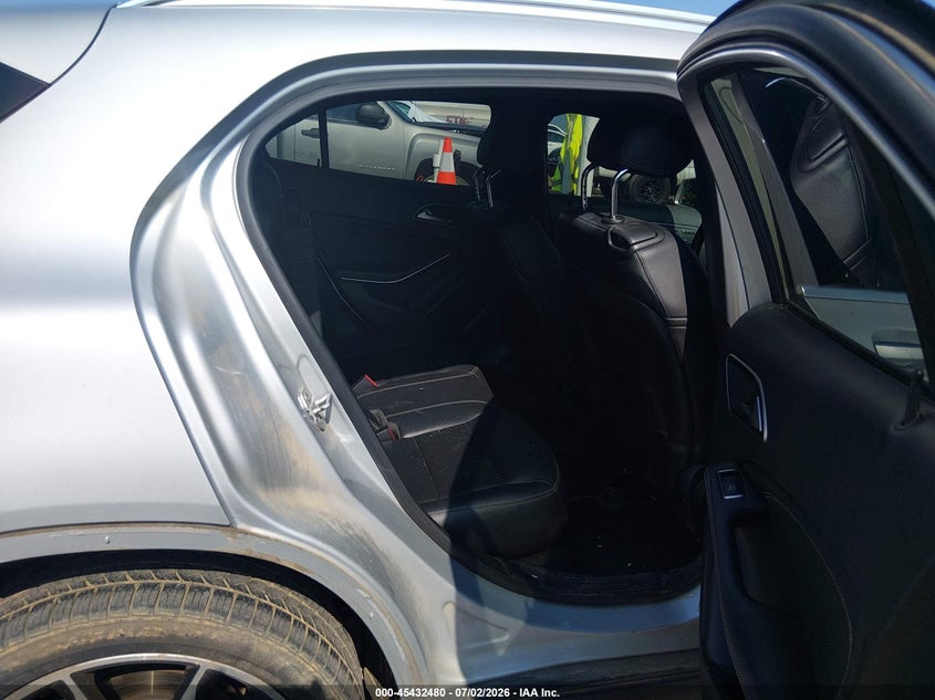2016 MERCEDES-BENZ GLA 250 auction photo 8