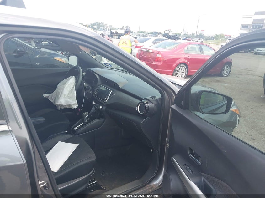 2020 NISSAN KICKS auction photo 5