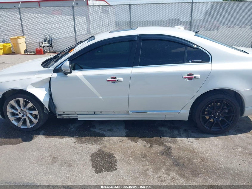2015 Volvo S80 T5 Platinum VIN: YV140MAD0F1184346 Lot: 45432548