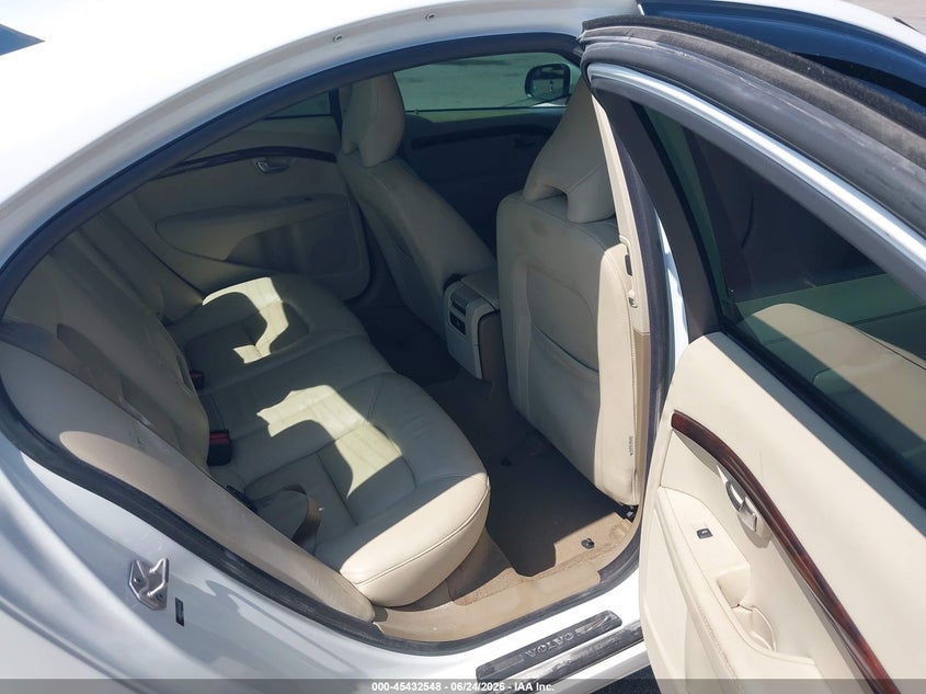 2015 Volvo S80 T5 Platinum VIN: YV140MAD0F1184346 Lot: 45432548