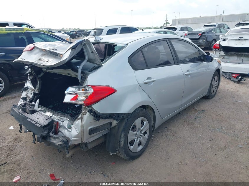 2016 KIA FORTE auction photo 4