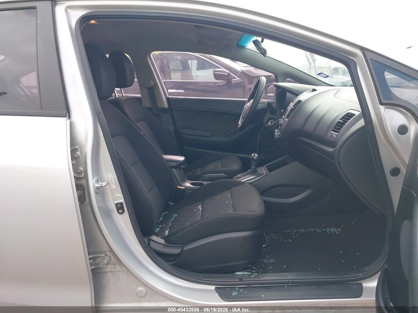 2016 KIA FORTE auction photo 5