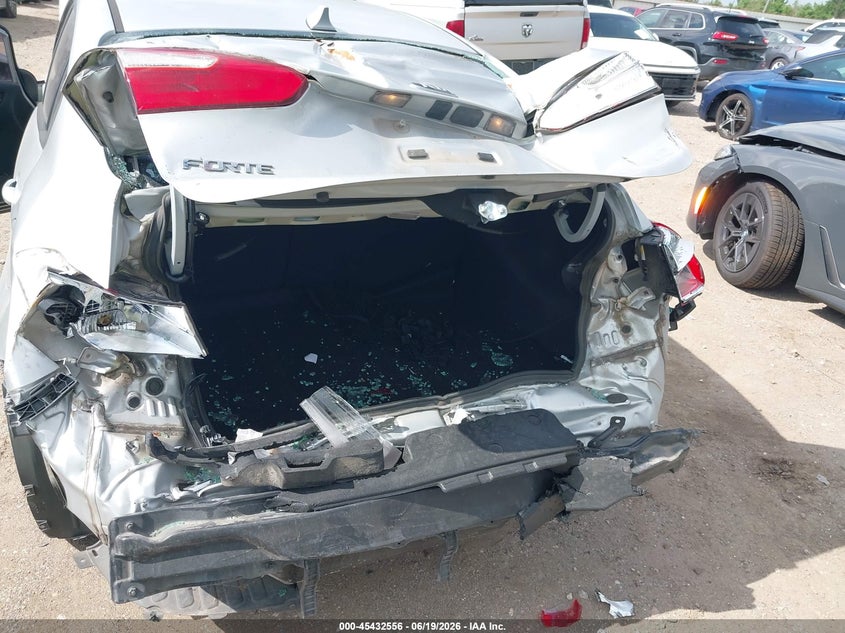 2016 KIA FORTE auction photo 6