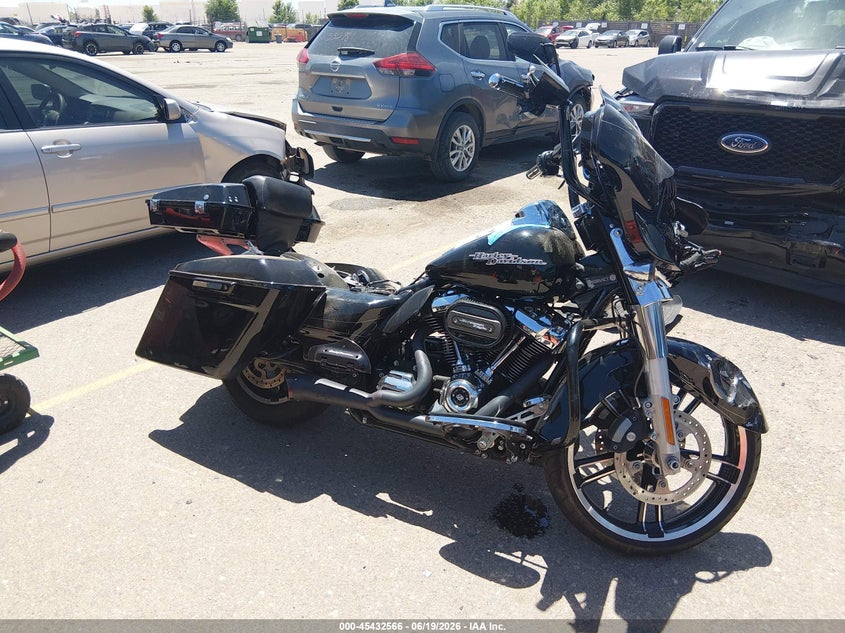 2017 Harley-Davidson Flhx Street Glide VIN: 1HD1KBC16HB676644 Lot: 45432566