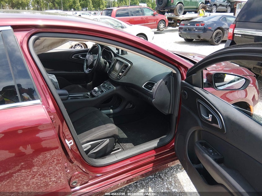 2015 CHRYSLER 200 auction photo 5