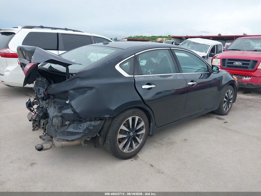 2018 NISSAN ALTIMA auction photo 4